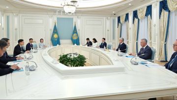 Президент Гонконг Арнаулы әкімшілік ауданы Әкімшілігінің Басшысы Джон Лимен кездесу өткізді