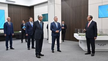 Мемлекет басшысы Алатау қаласының даму барысымен танысты