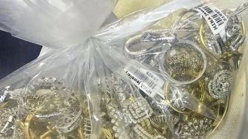 Shekarada kúdik týdyrǵan áielden zergerlik buiymdar tabyldy