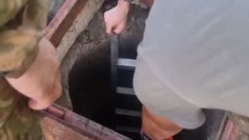 Шахтинскіде көше тазалап жүрген екі ер адам кәріз шұңқырына құлап кеткен