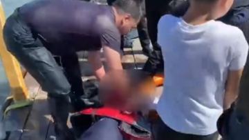 Ақтауда суға құлаған әйелді құтқарушылар аман алып қалды