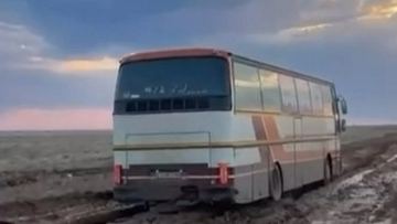 33 بالانىڭ ٶمٸرٸنە قاۋٸپ تٶندٸ: اتىراۋدا اۆتوبۋس باتپاققا باتىپ قالدى