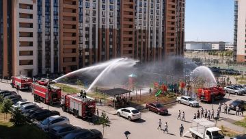 شىمكەنت اپتاپ ىستىقپەن قالاي كٷرەسٸپ جاتىر