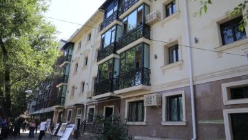 Бостандық ауданында көпқабатты тұрғын үйлердің қасбеттерін жөндеу бағдарламасы жалғасуда