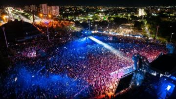 65 مىڭ كٶرەرمەن: تەمٸرتاۋ مەتاللۋرگ كٷنٸن كەڭ كٶلەمدە اتاپ ٶتتٸ