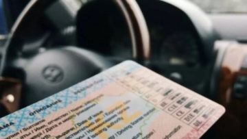 Жүргізуші куәлігін заңсыз рәсімдетпек болған ақтөбелік алаяқтың құрбанына айналды