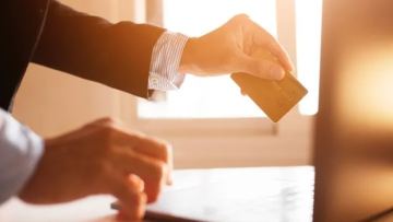 Атырауда интернет-алаяқтарға көмектескен 24 күдікті анықталды
