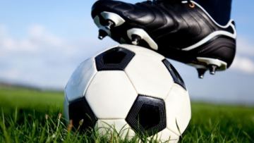 Match kezinde saiasi týmen alańǵa shyqqan kórermenge is qozǵaldy