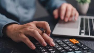 Әкім орынбасарын 2,5 млн теңгеге алдағандар амнистиямен жазадан босатылды