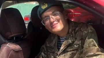 Qapshaǵaidaǵy áskeri bólimde sarbaz terezeden sekirip ketken