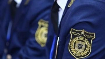Óndirip alynǵan qarjyny týystaryna aýdarǵan: Mańǵystaýda sot oryndaýshysy tergelip jatyr