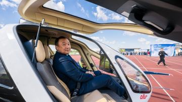Көлік министрі Астанада алғаш рет ұшқышсыз жолаушылар аппаратын сынап көрді