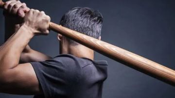 سەمەيدە ەر ادام بۇرىنعى ەيەلٸن تاياقپەن ۇرىپ ٶلتٸردٸ: سوت ٷكٸم شىعاردى