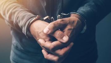 290 млн теңге салықтан жалтарған азамат Ресейден ұсталып, елге жеткізілді