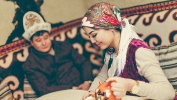 Koých Roza Áshirbaeva «kelin» sózinen bas tartýǵa shaqyrdy
