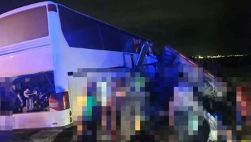 Автобус апатқа ұшырады: бес адам қаза тапты