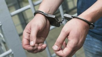 Түркістанда ер адам әйелін пышақтап өлтірді: баласы жедел жәрдем шақырған