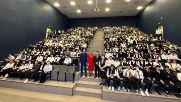 «پروكۋرور ساعاتى»: 500-دەن استام وقۋشى زاڭ مەن قاۋٸپسٸزدٸك مەسەلەلەرٸن تالقىلادى