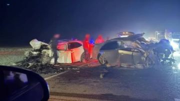 Camry تٷيەنٸ قاعىپ, قارسى باعىتقا شىعىپ كەتتٸ: تٶرت ادام كٶز جۇمدى