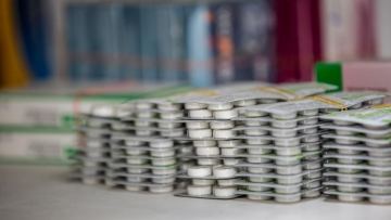 56 tabletkadan 5 myńǵa deiin: dárihanalar men mekemelerden qaýipti preparattar tárkilendi