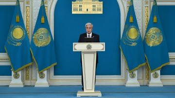 Toqaev muǵalimderdi kásibi merekesimen quttyqtady