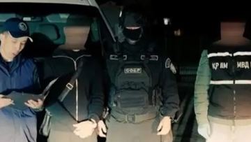 Aqtaýda sintetikalyq esirtki saýdalaǵan degen kúdikpen eki adam ustaldy: 41 túiinshek tárkilendi