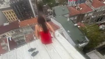 Stambulda qaza tapqan qazaqstandyq qyz: bólmelesi men jigitinen jaýap alyndy