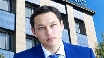 Боқаев Қайрат Шәріпбаевтың тұсында тағайындалған. Ол ешкімге есеп бермеген – «ҚазТрансГаздың» бұрынғы бас директоры