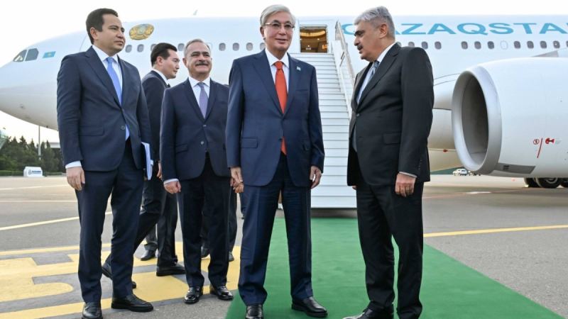 مەملەكەت باسشىسى باكۋگە جۇمىس ساپارىمەن باردى
