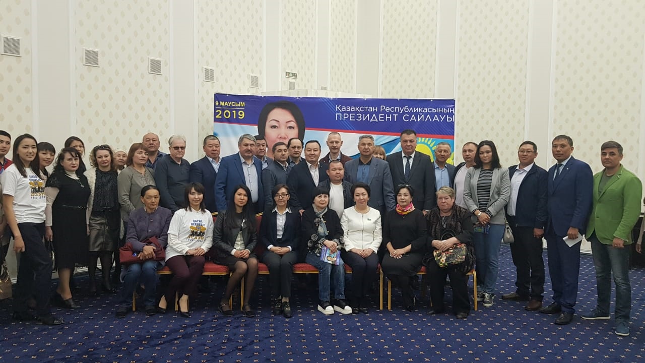 Дания Еспаева қарағандылық кәсіпкерлермен кездесті