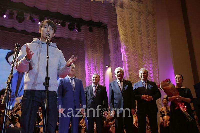 مىرزاتايدىڭ ديماشقا باتاسى: تانىمالدىلىعىڭدى كٶتەرەتٸن بول...