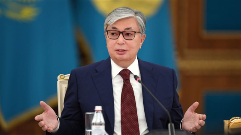 Тоқаев жастарға: Абайдың «Пайда ойлама, ар ойла» дейтін өсиетін үнемі есте ұстау керек