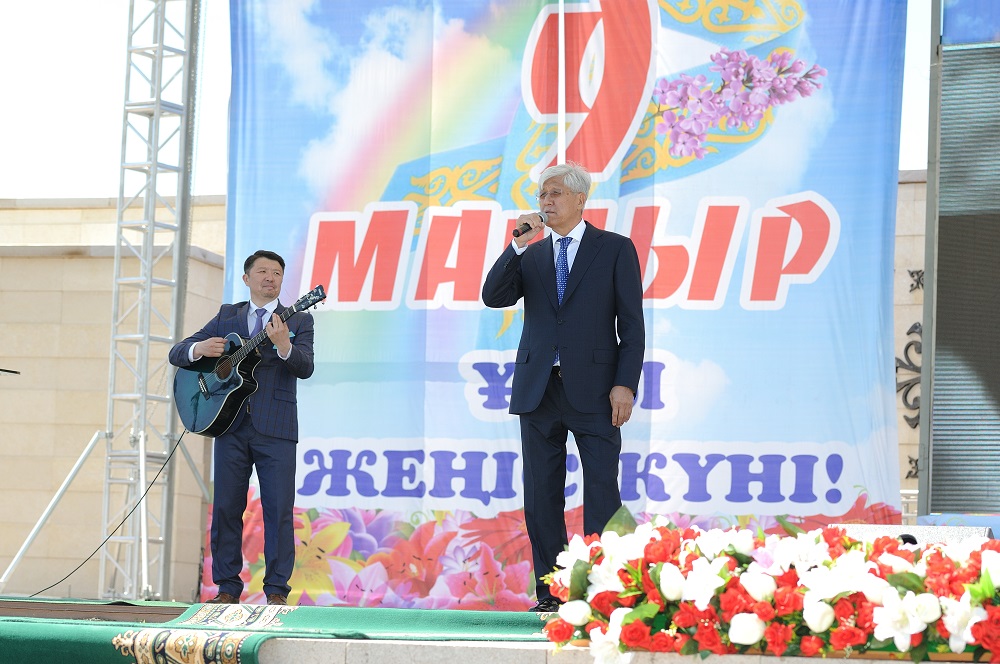 الماتى وبلىسىنىڭ ەكٸمٸ ارداگەرلەرگە ەن سالىپ بەردٸ (ۆيدەو)