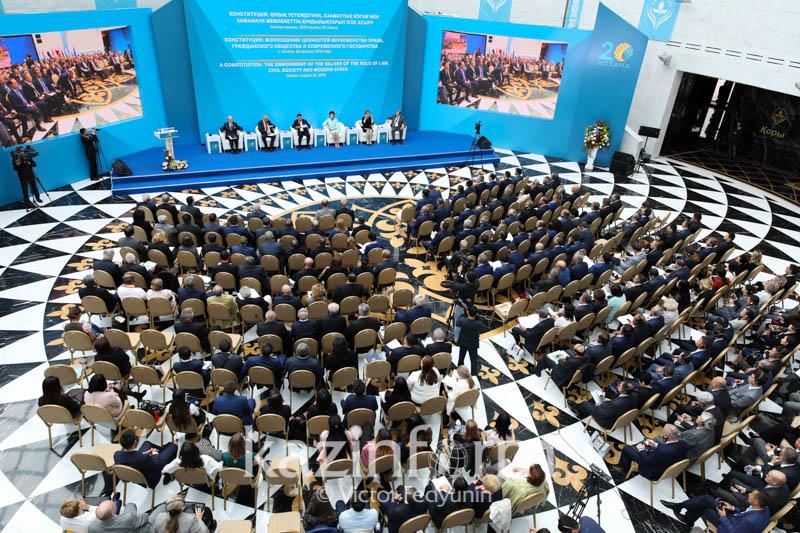 نازارباەۆ: كونستيتۋتسييالىق رەفورما سەتتٸ جٷزەگە اسىرىلدى 
