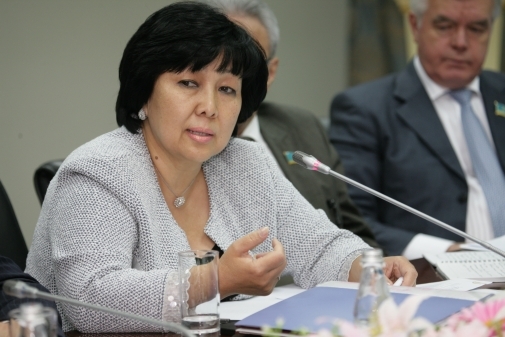 Zaǵipa Bálieva Pavlodarda anasynan soqqy kórgen qyz jaily: Men ony óz qolyma alǵym keledi