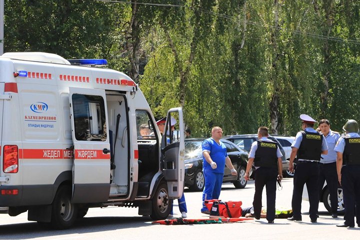 Алматыда болған атыстан жарақат алған тағы бір полицей қайтыс болды