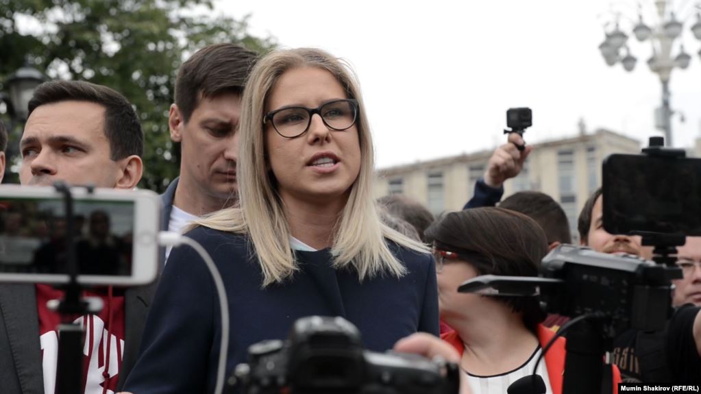 ФСБ агентімен кездесуге тырысқан Навальный қорының заңгерін тергеуге әкетті