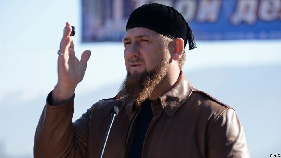 Qadyrov: Sheshen áskeri Siriiada azǵyndarmen soǵysýǵa daiyn