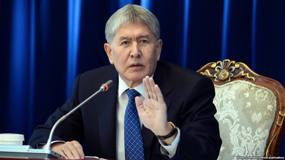 Atambaev: Resei áskerileri Qyrǵyzstandaǵy áskeri bazadan ketýi tiis