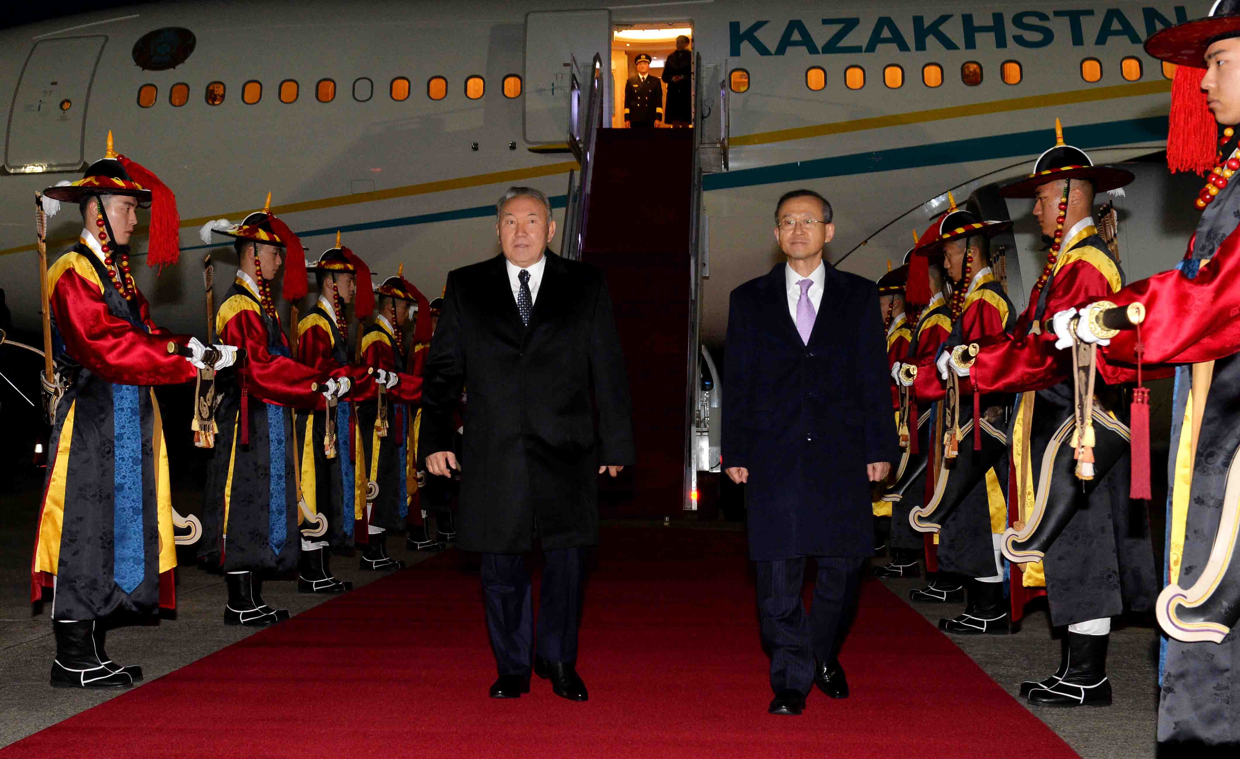 Nazarbaev Ońtústik Koreianyń prezidentimen kezdesti