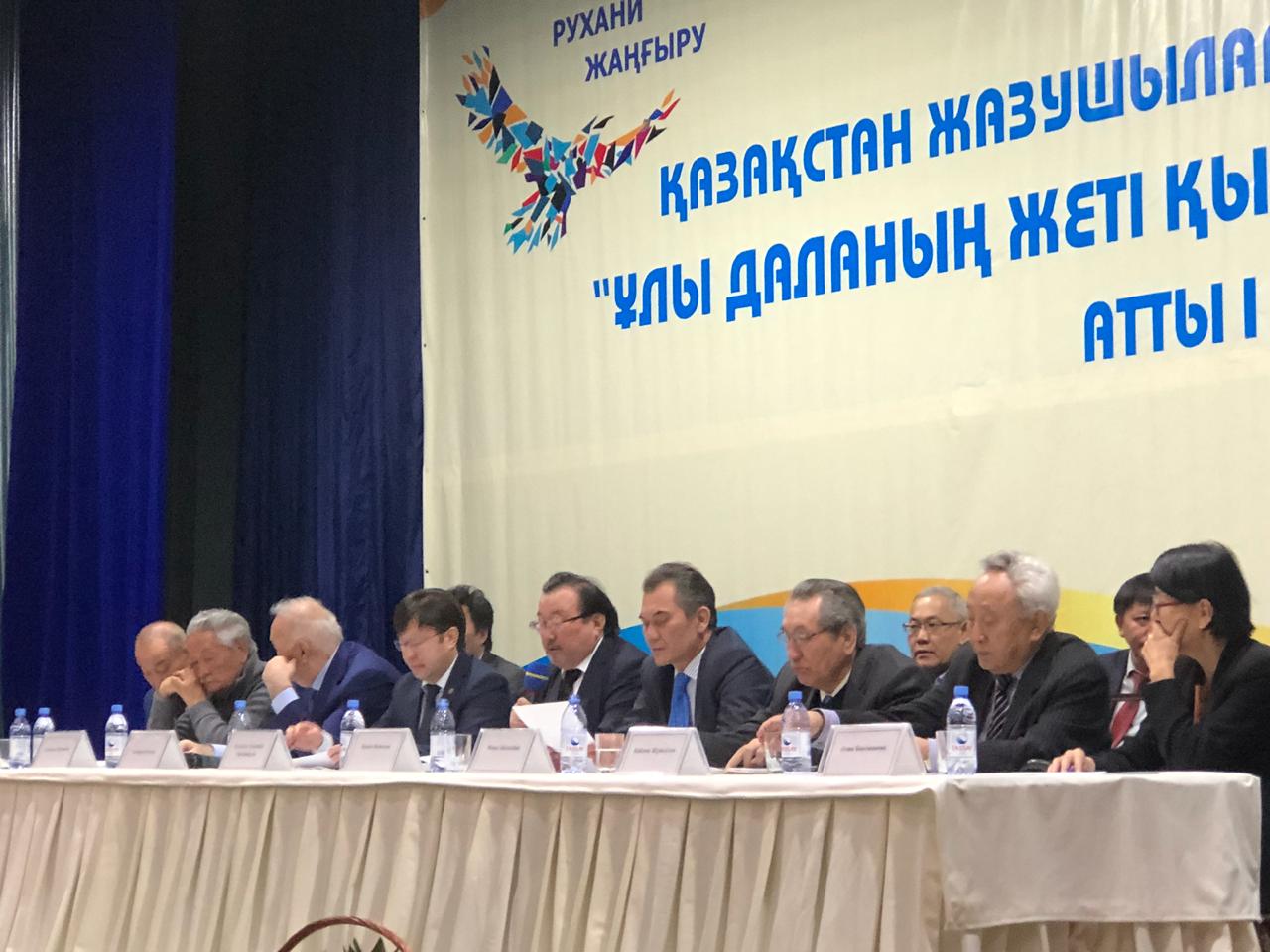 Ұлықбек Есдәулет: Тұңғыш рет Азия елдері қаламгерлерінің форумы өтеді