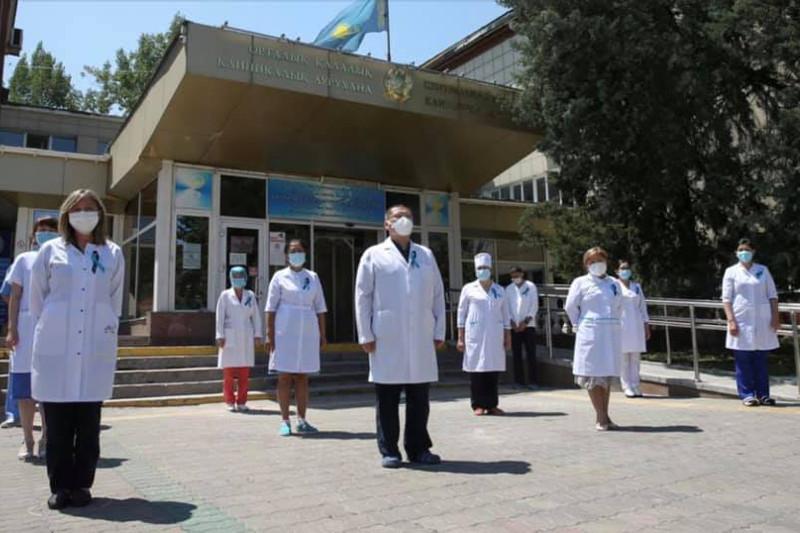 Коронавирустан көз жұмған медқызметкерлер: Осы аптада 10 млн теңге есепшотқа түседі