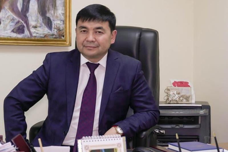 Erlan Dákenov: Telefonnan kóz almaityn jas býynǵa Abai taǵylymyn sińirýimiz kerek