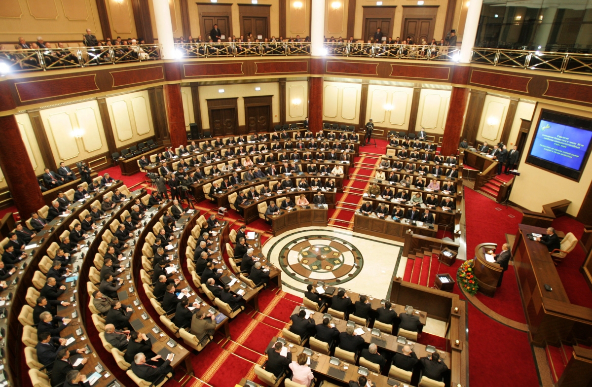 ەلباسى مەديتسينالىق ساقتاندىرۋ جٷيەسiن جەتiلدiرۋدi تاپسىردى