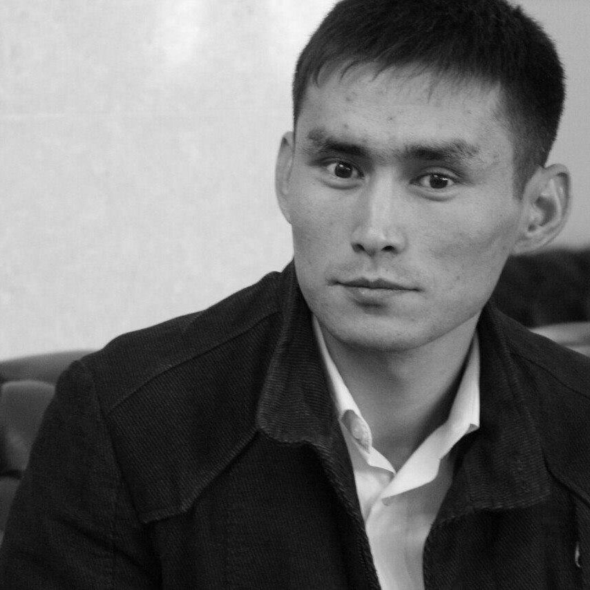 Биболат Сәтжан: "Жасырулы жүректің түбіне өлең"