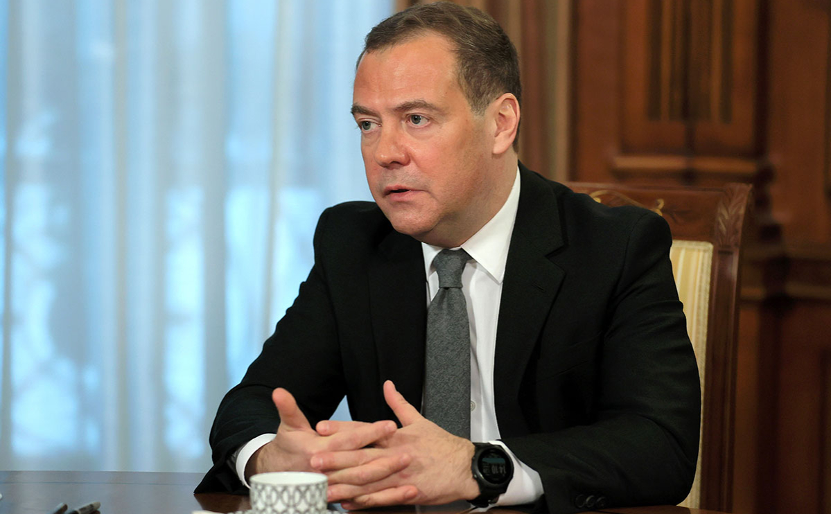 Медведев коронавирусқа қарсы екпе жасатты