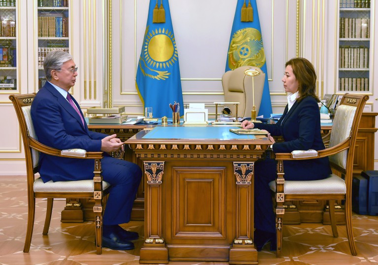  Prezident Mádina Ábilqasymovaǵa bank júiesin turaqtandyrýdy tapsyrdy