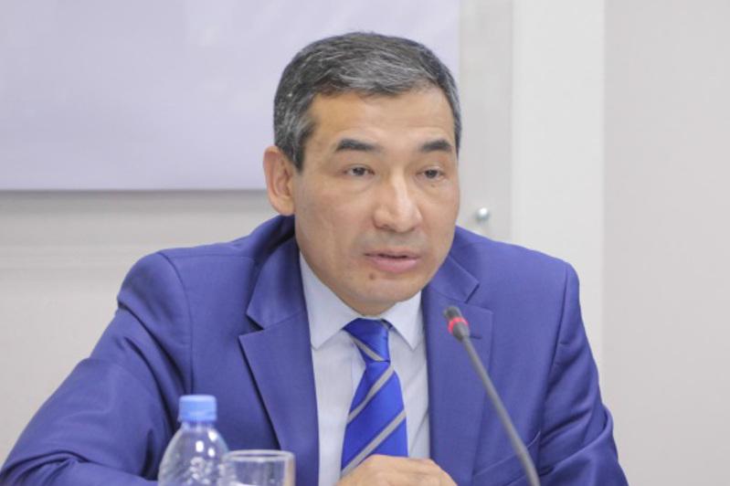 Sanat Kóshkimbaev aldaǵy Parlament sailaýynyń negizgi erekshelikterin atady