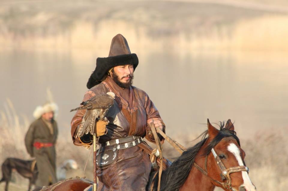 «Алмаға ат байлаған» қандай ерлер?