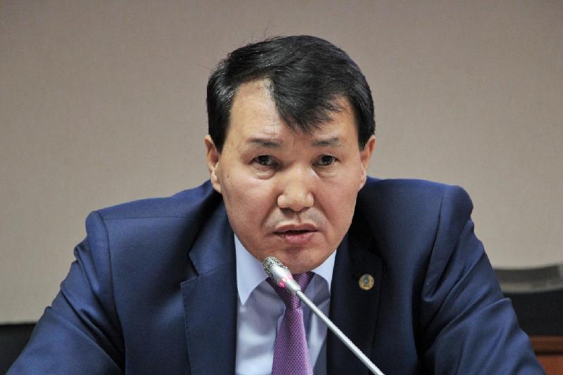 شپەكباەۆ قازاقستاننان شەتەلگە 70 ملرد. تەڭگەنٸ شىعارعاندار تۋرالى ايتىپ بەردٸ